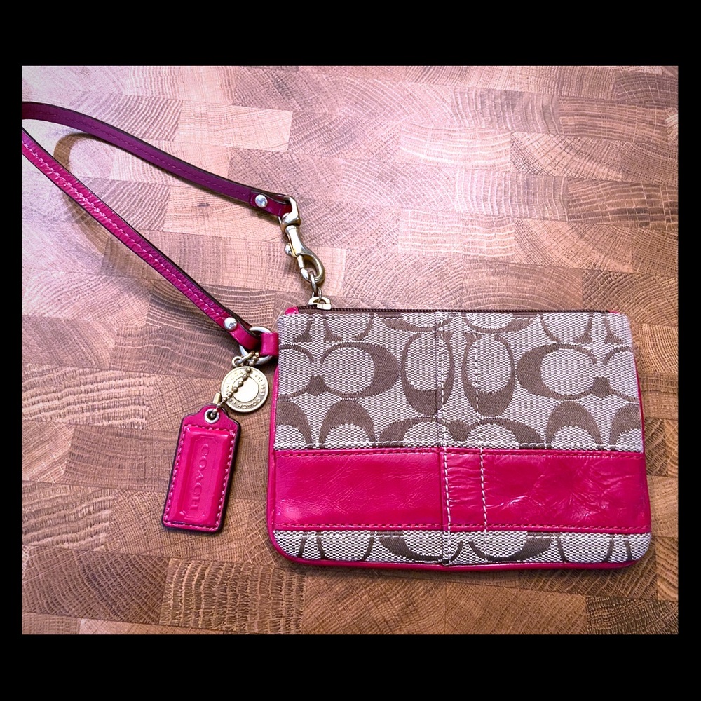 Coach Poppy Wristlet